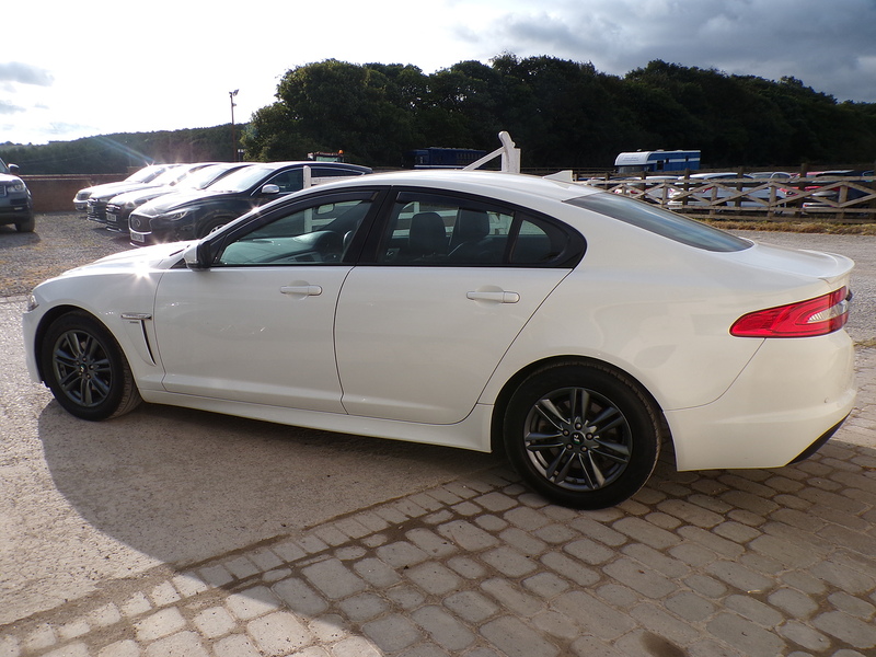 Jaguar XF d R-Sport - U2074