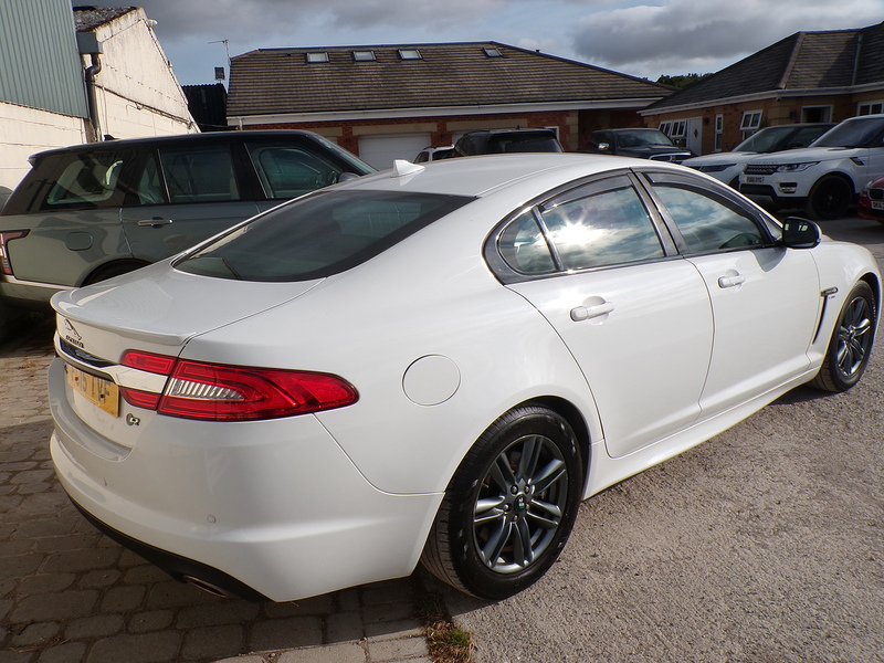 Jaguar XF d R-Sport - U2074
