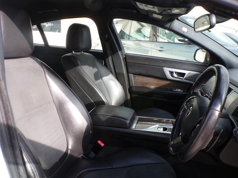 Jaguar XF d R-Sport - U2074