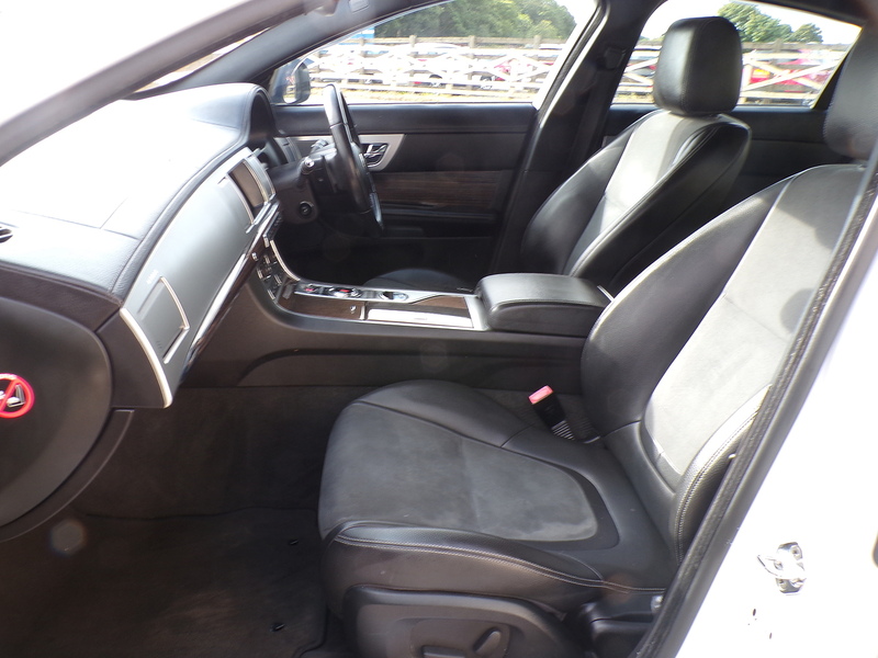 Jaguar XF d R-Sport - U2074