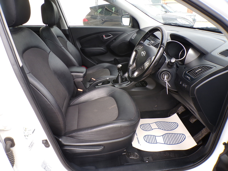 Hyundai ix35 CRDi SE - U2077