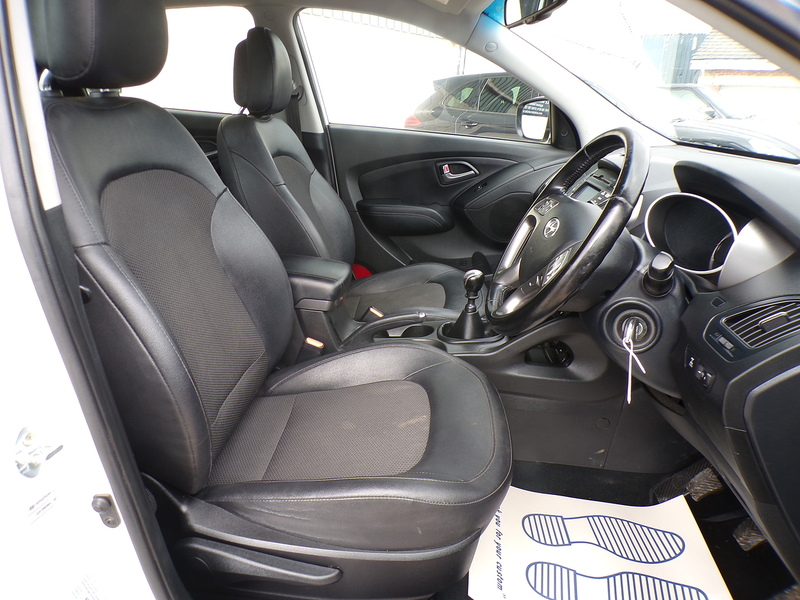 Hyundai ix35 CRDi SE - U2077