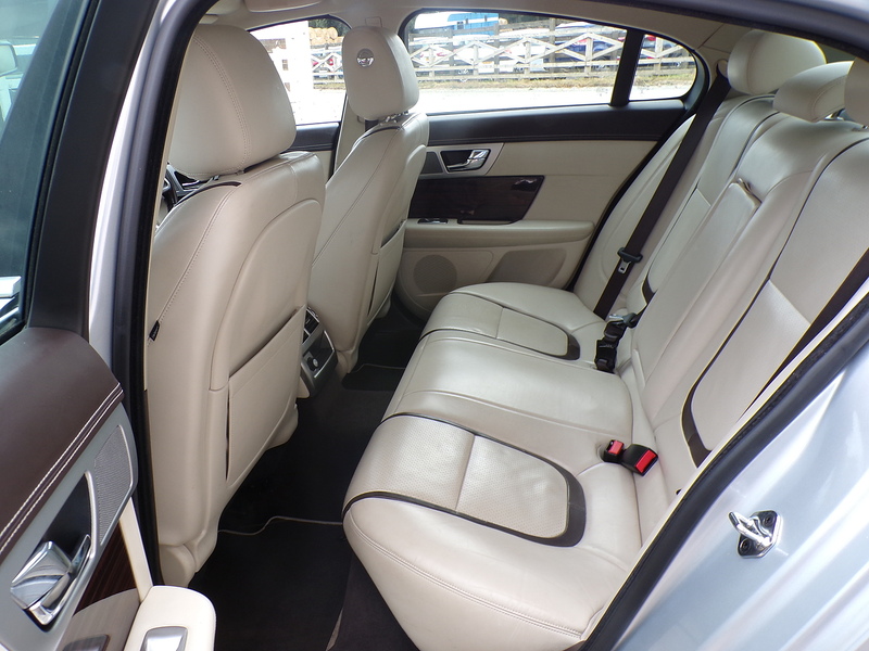 Jaguar XF d Portfolio - U2079