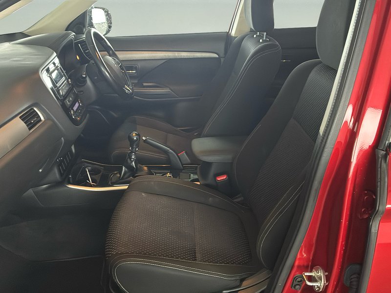Mitsubishi Outlander DI-D 3 - U2082