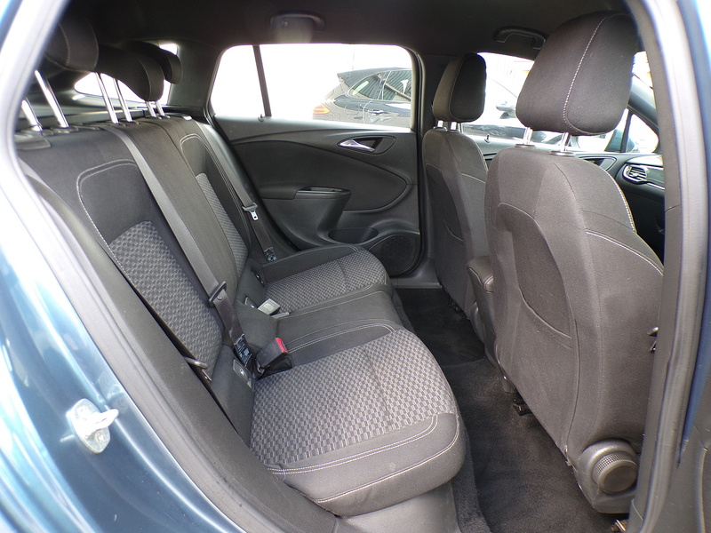 Vauxhall Astra i Turbo SRi - U2087