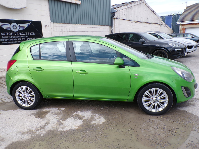 Vauxhall Corsa SE - U2088