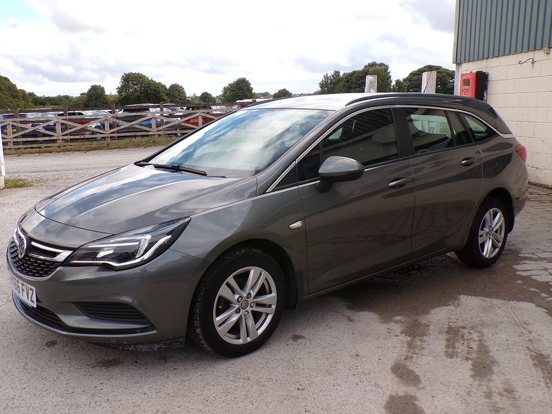 Vauxhall Astra CDTi ecoFLEX Design - U2094