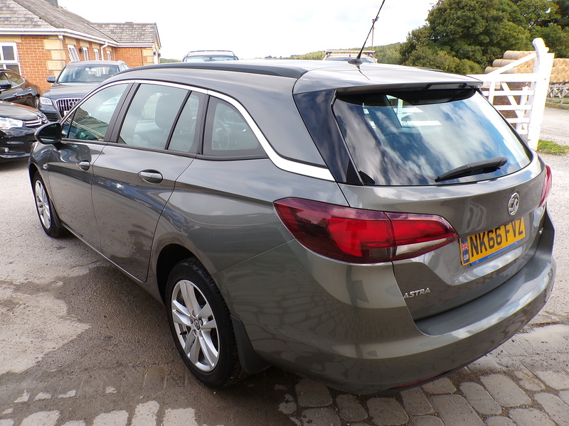 Vauxhall Astra CDTi ecoFLEX Design - U2094