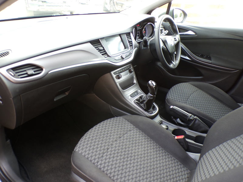 Vauxhall Astra CDTi ecoFLEX Design - U2094