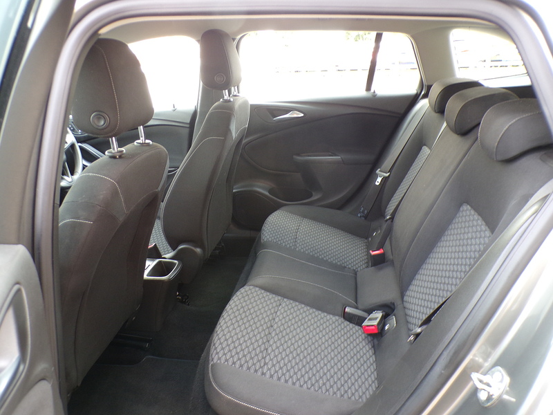 Vauxhall Astra CDTi ecoFLEX Design - U2094