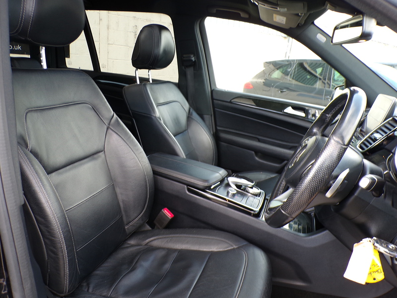 Mercedes-Benz GLS GLS350d V6 AMG Line - U2109