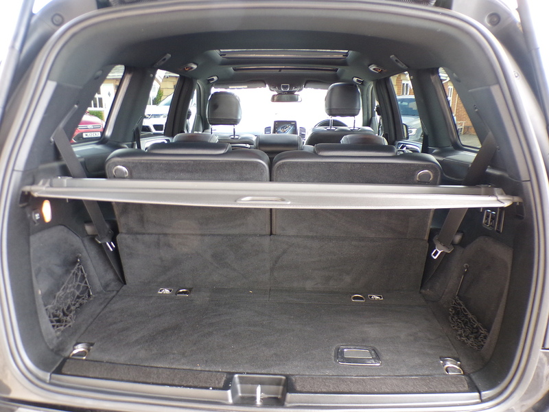 Mercedes-Benz GLS GLS350d V6 AMG Line - U2109