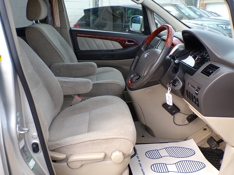 Toyota ALPHARD  - U2112