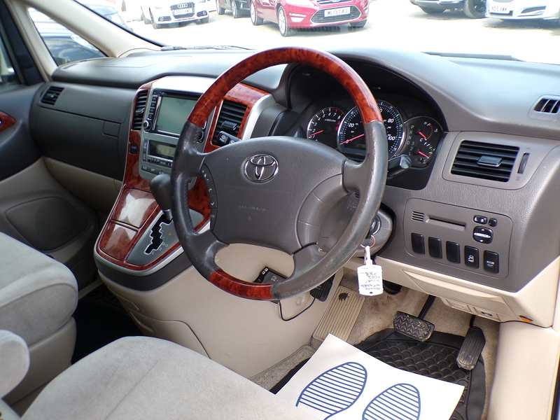 Toyota ALPHARD  - U2112