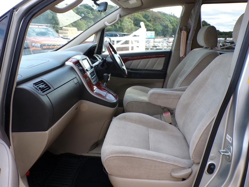 Toyota ALPHARD  - U2112