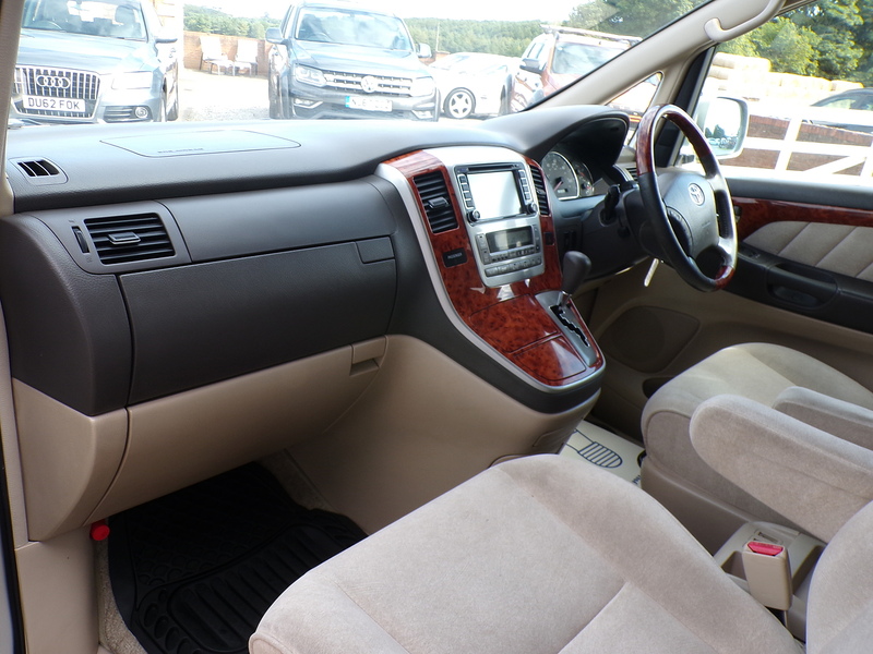 Toyota ALPHARD  - U2112