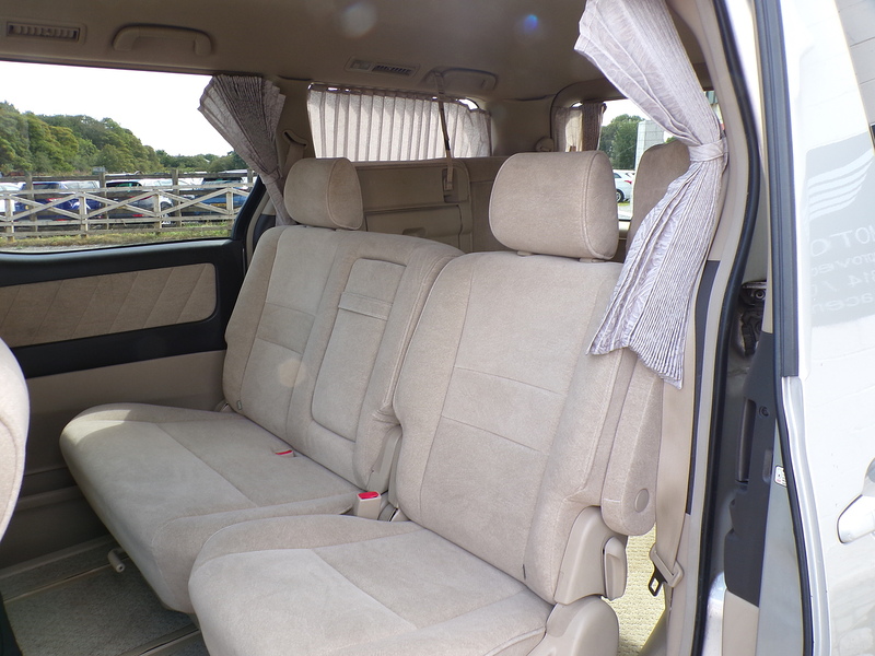 Toyota ALPHARD  - U2112