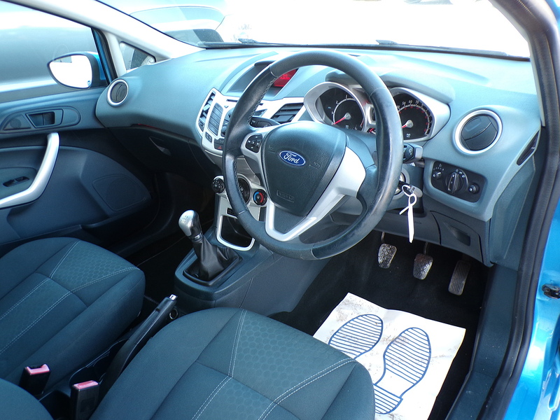 Ford Fiesta Zetec - U2116