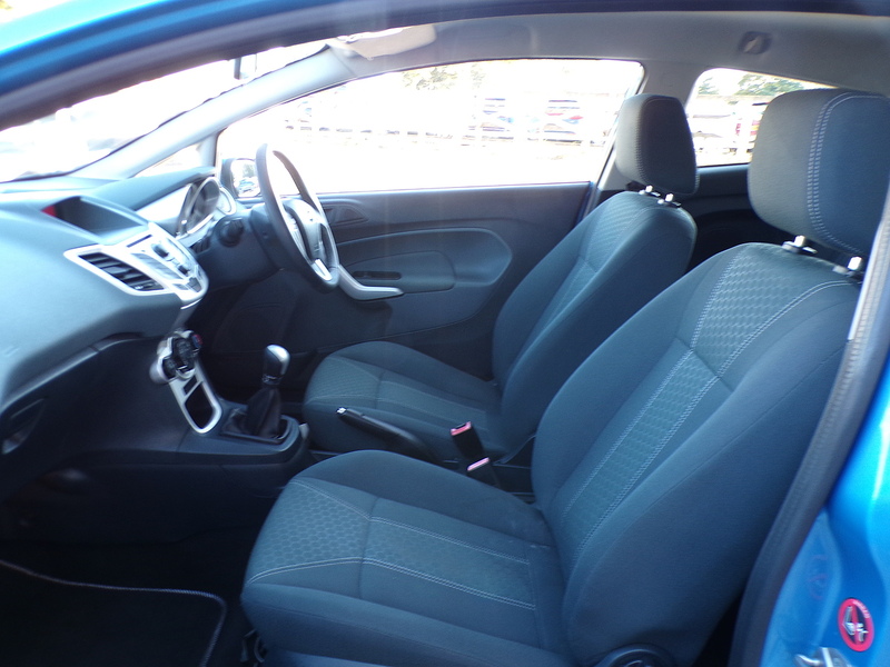 Ford Fiesta Zetec - U2116