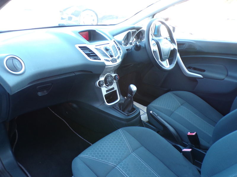 Ford Fiesta Zetec - U2116