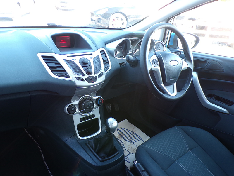 Ford Fiesta Zetec - U2116