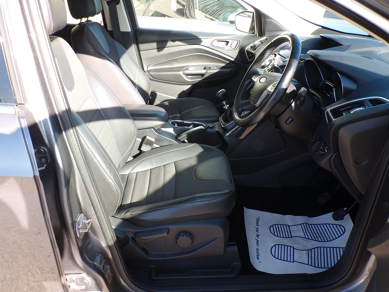 Ford Kuga TDCi Titanium - U2119