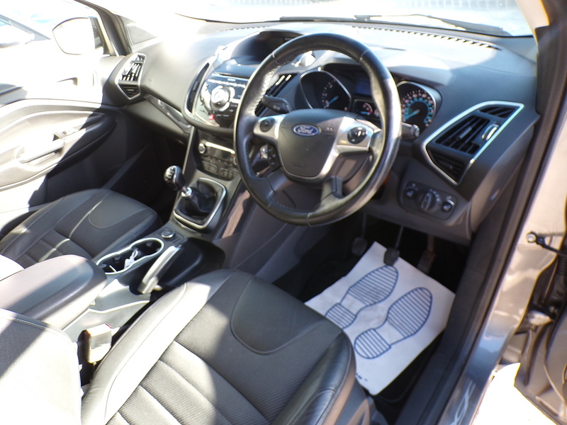 Ford Kuga TDCi Titanium - U2119