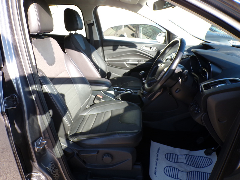 Ford Kuga TDCi Titanium - U2119