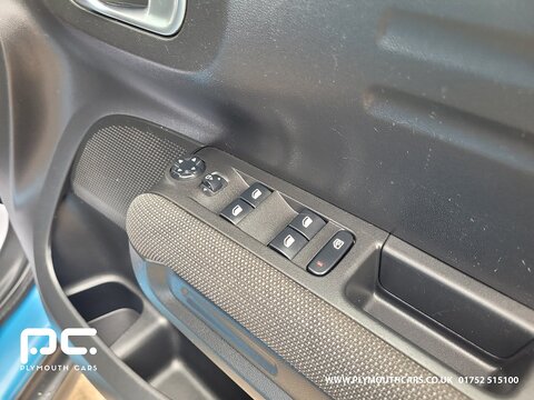 1.2 PureTech Flair SUV 5dr Petrol Manual 6 Spd Euro 6 (s/s) (110 ps)