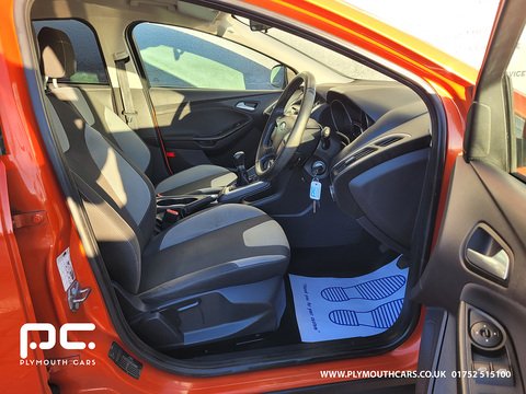 1.6 Zetec Hatchback 5dr Petrol Manual Euro 5 (125 ps)