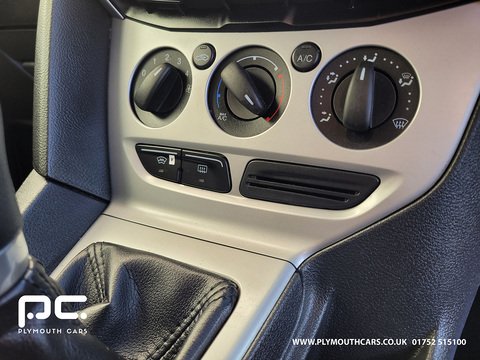 1.6 Zetec Hatchback 5dr Petrol Manual Euro 5 (125 ps)