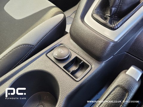 1.6 Zetec Hatchback 5dr Petrol Manual Euro 5 (125 ps)