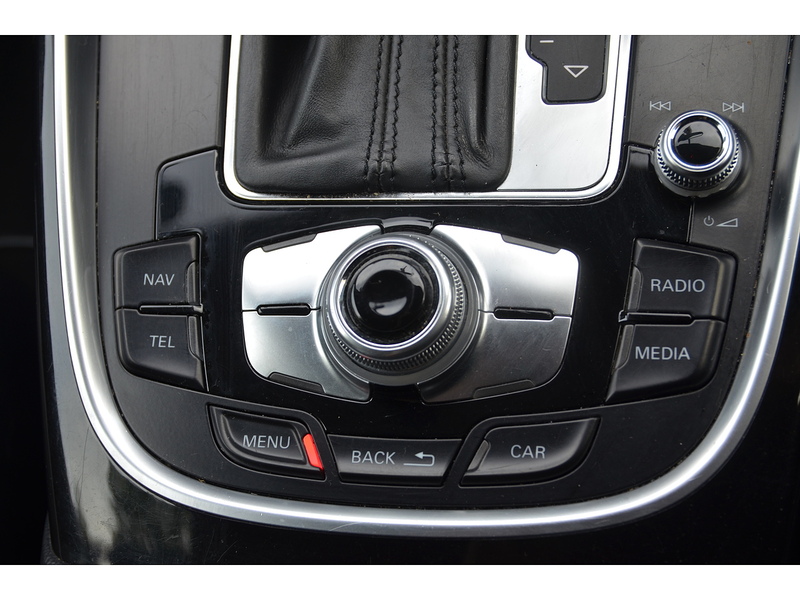 Audi Q5 TDI S line Plus - U10020