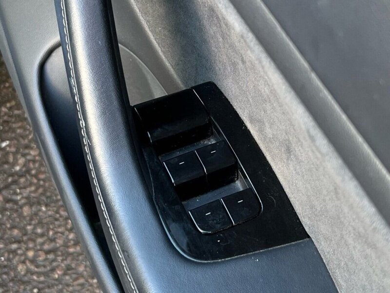 Tesla Model 3 Standard Range Plus - U10046