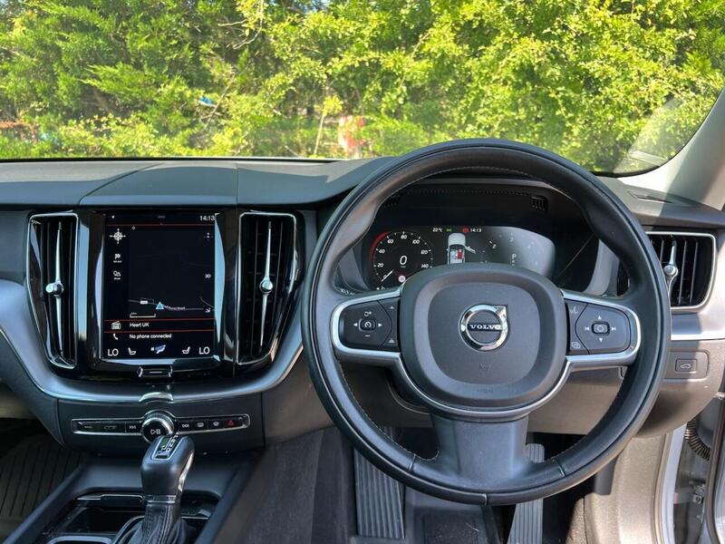 VOLVO XC60 2.0 D4 MOMENTUM PRO 5d 188 BHP FULL SERVICE HISTORY|R/CAM|PRIVACY Estate Automatic Diesel - U10063