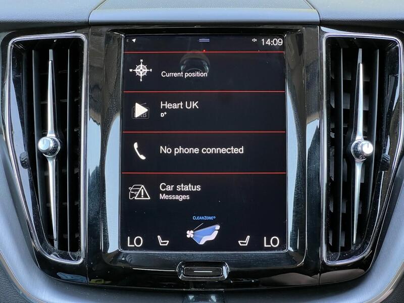 VOLVO XC60 2.0 D4 MOMENTUM PRO 5d 188 BHP FULL SERVICE HISTORY|R/CAM|PRIVACY Estate Automatic Diesel - U10063