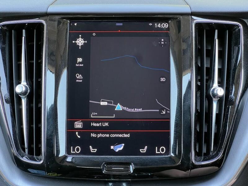 VOLVO XC60 2.0 D4 MOMENTUM PRO 5d 188 BHP FULL SERVICE HISTORY|R/CAM|PRIVACY Estate Automatic Diesel - U10063