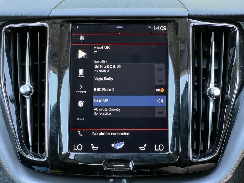 VOLVO XC60 2.0 D4 MOMENTUM PRO 5d 188 BHP FULL SERVICE HISTORY|R/CAM|PRIVACY Estate Automatic Diesel - U10063