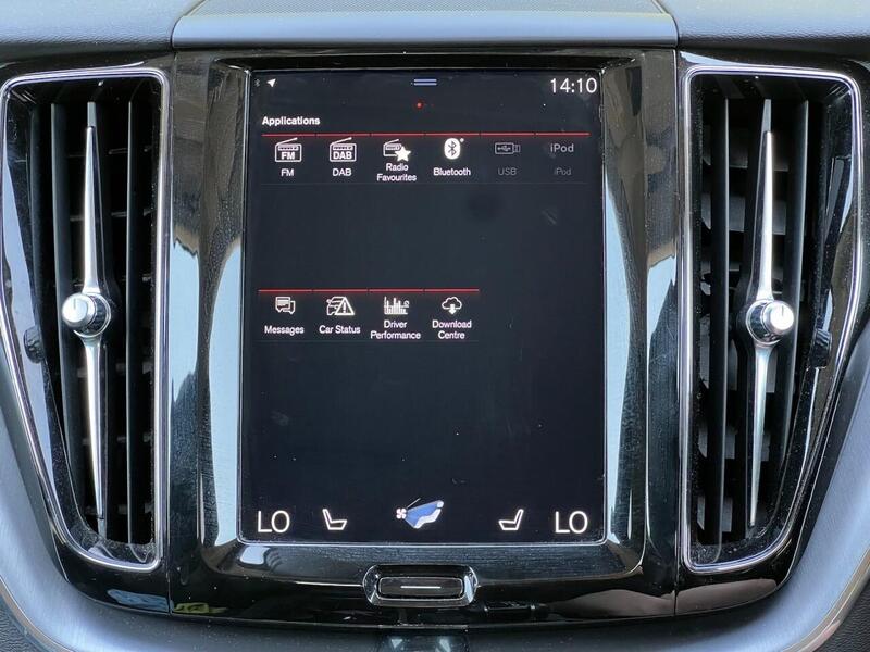 VOLVO XC60 2.0 D4 MOMENTUM PRO 5d 188 BHP FULL SERVICE HISTORY|R/CAM|PRIVACY Estate Automatic Diesel - U10063