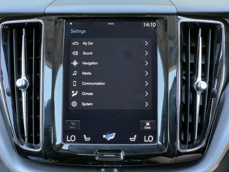 VOLVO XC60 2.0 D4 MOMENTUM PRO 5d 188 BHP FULL SERVICE HISTORY|R/CAM|PRIVACY Estate Automatic Diesel - U10063