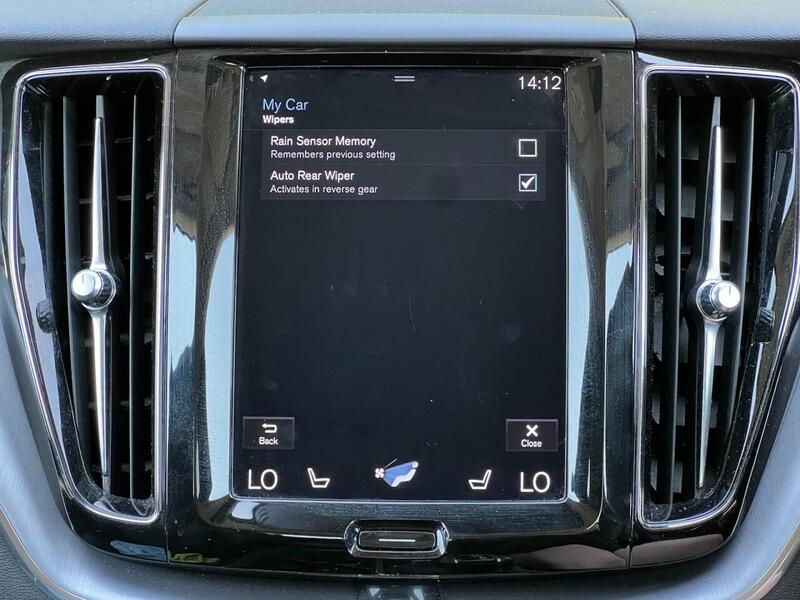 VOLVO XC60 2.0 D4 MOMENTUM PRO 5d 188 BHP FULL SERVICE HISTORY|R/CAM|PRIVACY Estate Automatic Diesel - U10063