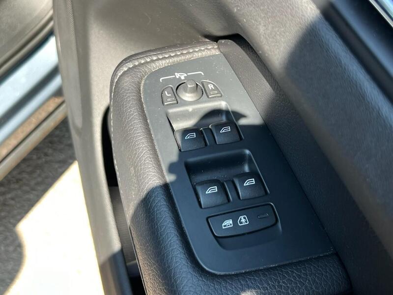 VOLVO XC60 2.0 D4 MOMENTUM PRO 5d 188 BHP FULL SERVICE HISTORY|R/CAM|PRIVACY Estate Automatic Diesel - U10063