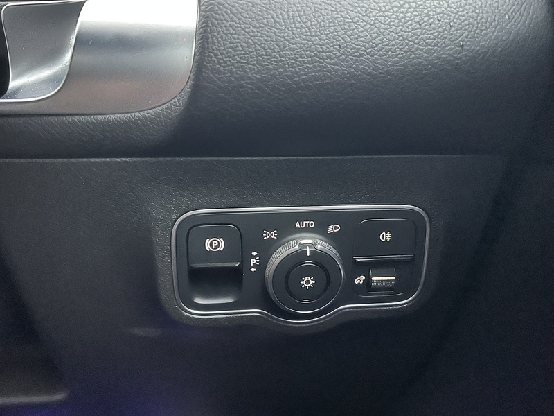 MERCEDES-BENZ GLB GLB 1.3 GLB200 AMG Line (Premium 2) SUV 5dr Petrol 7G-DCT Euro 6 (s/s) (163 ps) 1 OWNER FROM - U10107