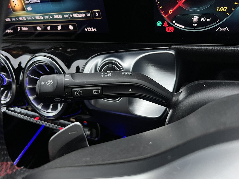 MERCEDES-BENZ GLB GLB 1.3 GLB200 AMG Line (Premium 2) SUV 5dr Petrol 7G-DCT Euro 6 (s/s) (163 ps) 1 OWNER FROM - U10107