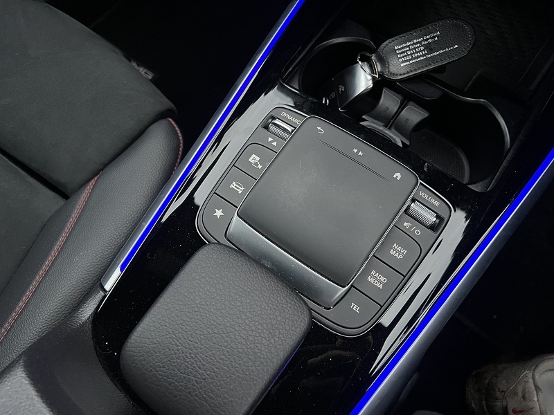 MERCEDES-BENZ GLB GLB 1.3 GLB200 AMG Line (Premium 2) SUV 5dr Petrol 7G-DCT Euro 6 (s/s) (163 ps) 1 OWNER FROM - U10107