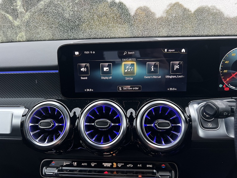 MERCEDES-BENZ GLB GLB 1.3 GLB200 AMG Line (Premium 2) SUV 5dr Petrol 7G-DCT Euro 6 (s/s) (163 ps) 1 OWNER FROM - U10107