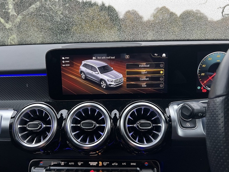 MERCEDES-BENZ GLB GLB 1.3 GLB200 AMG Line (Premium 2) SUV 5dr Petrol 7G-DCT Euro 6 (s/s) (163 ps) 1 OWNER FROM - U10107