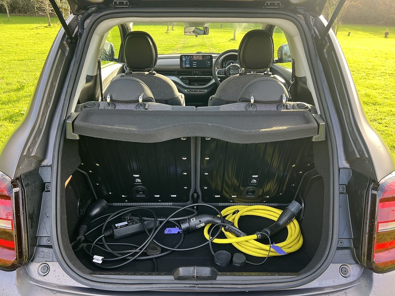 FIAT 500E 500E 42kWh Icon Hatchback 3dr Electric Auto (118 ps) 1 OWNER FROM NEW|P/ROOF|PRIVACY|NAV - U10121