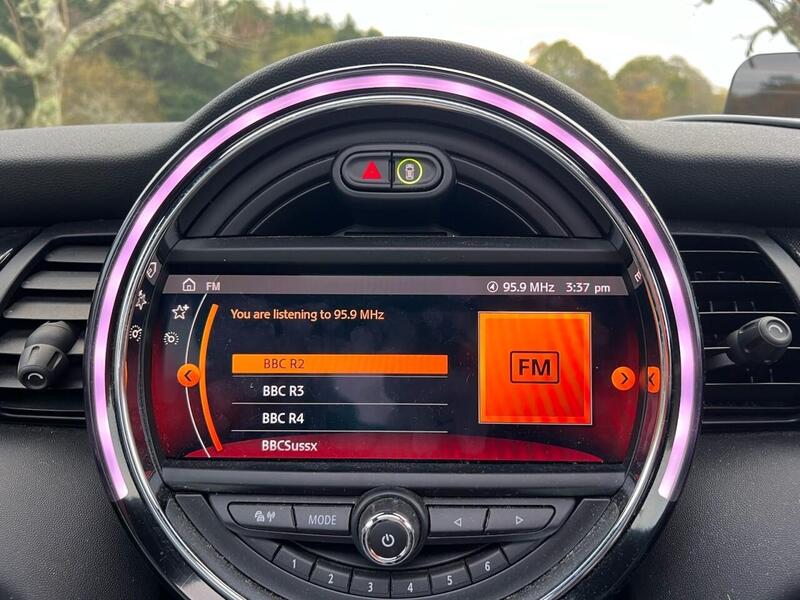 MINI Electric Hatch Electric Hatch 32.6kWh Level 3 Hatchback 3dr Electric Auto (184 ps) 1 OWNER FROM - U10135