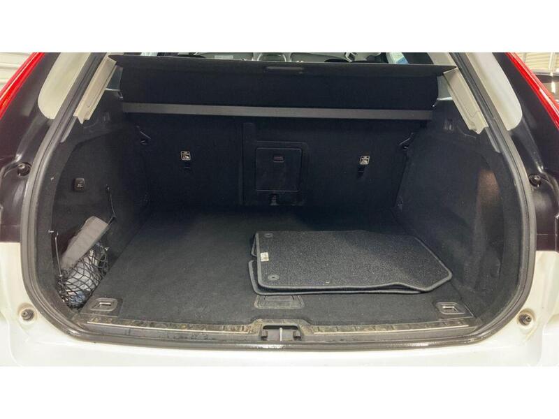 VOLVO XC60 XC60 2.0 D4 Momentum SUV 5dr Diesel Auto Euro 6 (s/s) (190 ps) 1 OWNER FROM NEW|PARK DISTANCE F/R - U10145